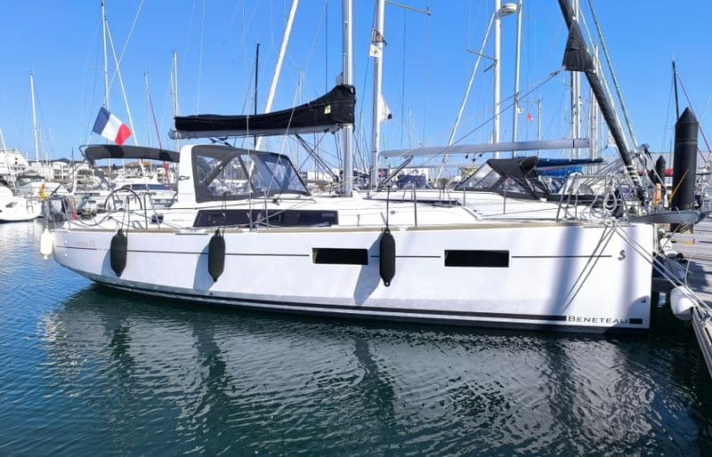 Bénéteau Oceanis 35 (Sailboat)