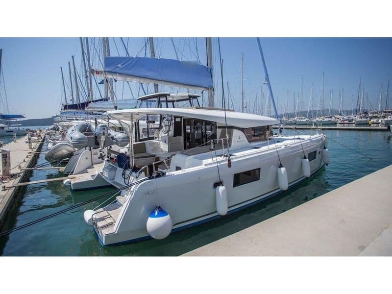 Lagoon 42 (Multihull)