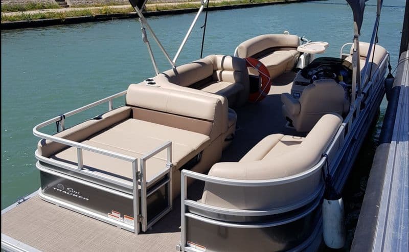 Suntracker PartyBarge 24 XP3 (Motorboat)