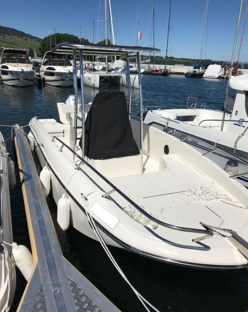 Bayliner CC7 (Motorboat)