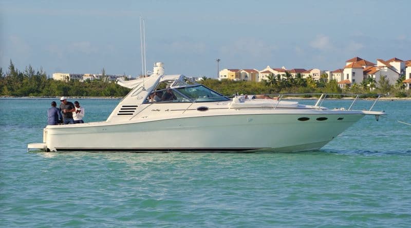 Location de bateau - Sea Ray 400 Sundancer (Yacht)
