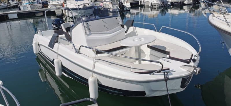 Bénéteau Flyer 6.6 SPACEdeck (Motorboat)