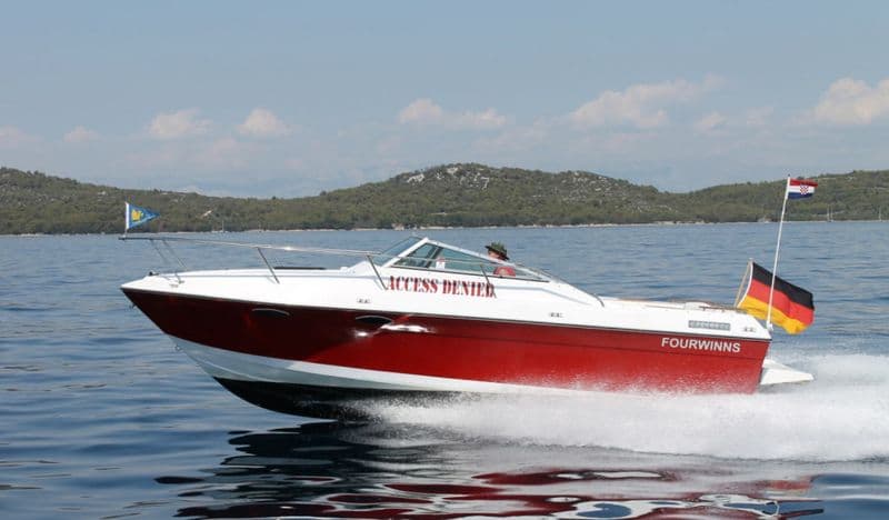 Location de bateau - Four Winns Sundowner 235 (Motorboat)