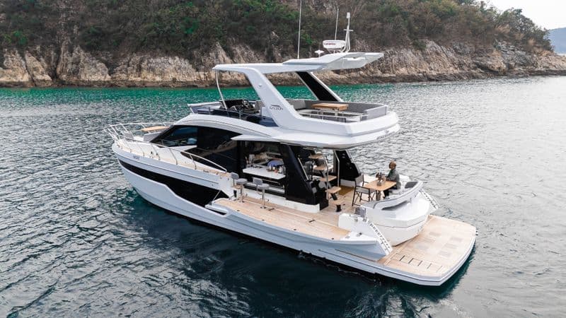 Galeon 500 Fly (Motorboat)