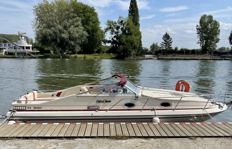 Glastron Ria (Motorboat)