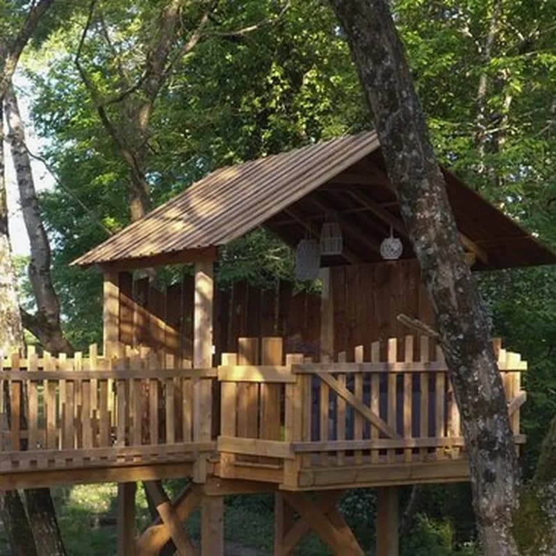 Nuit en Cabane Perchée avec Spa près de Bergerac