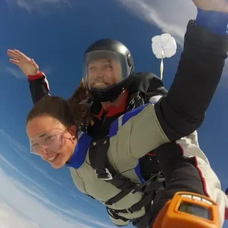 Saut en Parachute Tandem près de Chartres