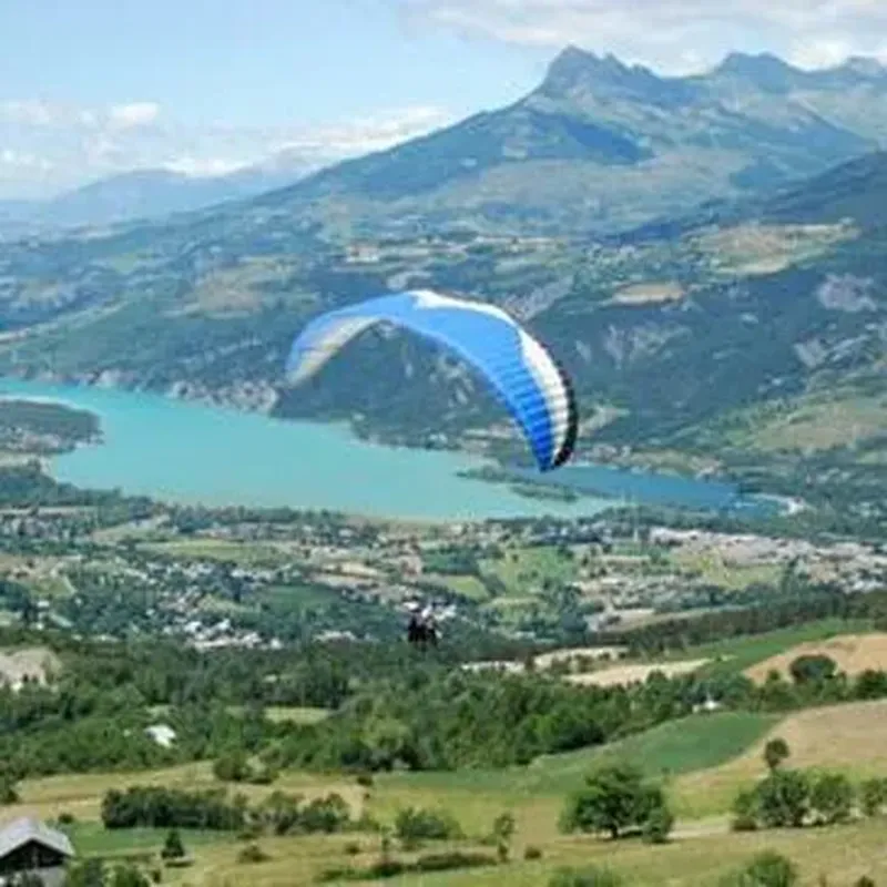 Week-end Détente et Survol du Lac de Serre-Ponçon en Parapente