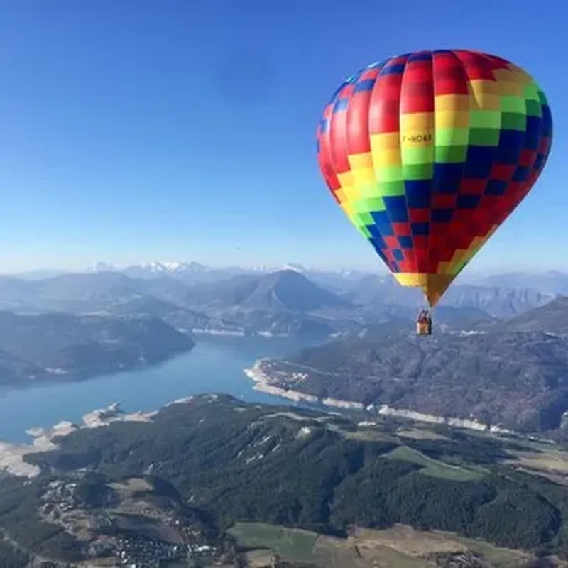 Vol Privatif en Montgolfière au Lac de Serre-Ponçon