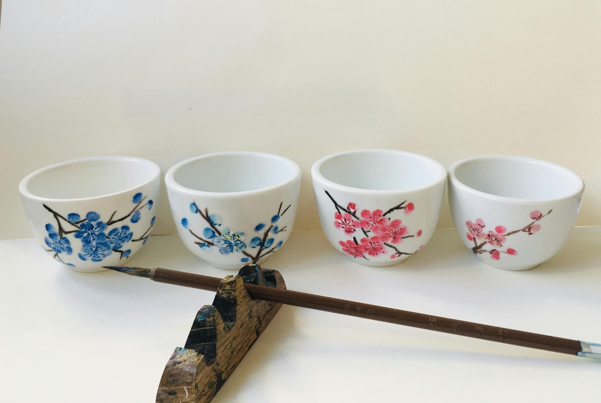 Atelier de peinture chinoise sur tasses à thé