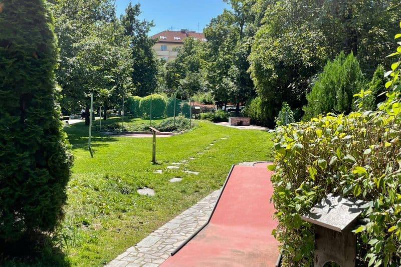 Billet Tour de télévision de Žižkov : Minigolf