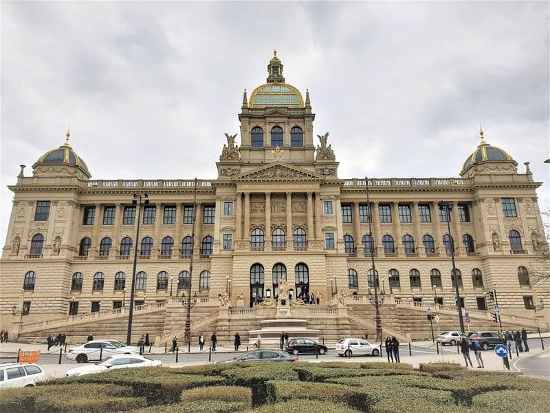 Prague : Visite de la Vieille Ville et de la Nouvelle Ville + Billet coupe-file pour le Musée National