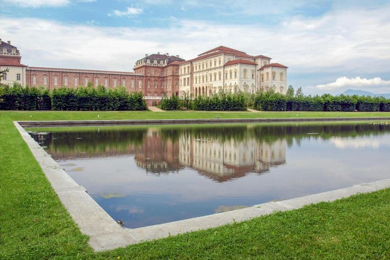 Turin : Palais royal de Venaria Reale : Skip the Line + Hop-on Hop-off Bus Tour