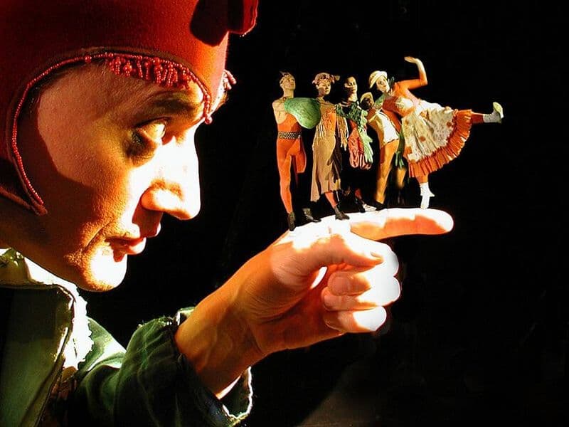 SRNEC: Théâtre Black Light - Antologí