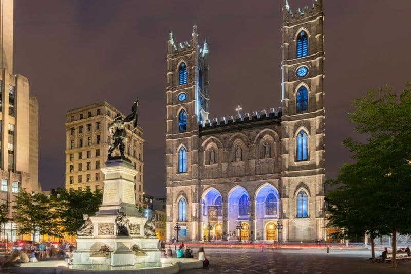 Billet Montréal : Croisière touristique sur le fleuve + expérience AURA à Notre-Dame