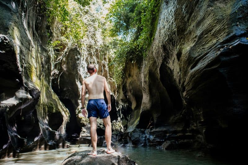 Circuit d'aventure à Bali avec trekking au canyon caché et visite du temple Goa Gajah
