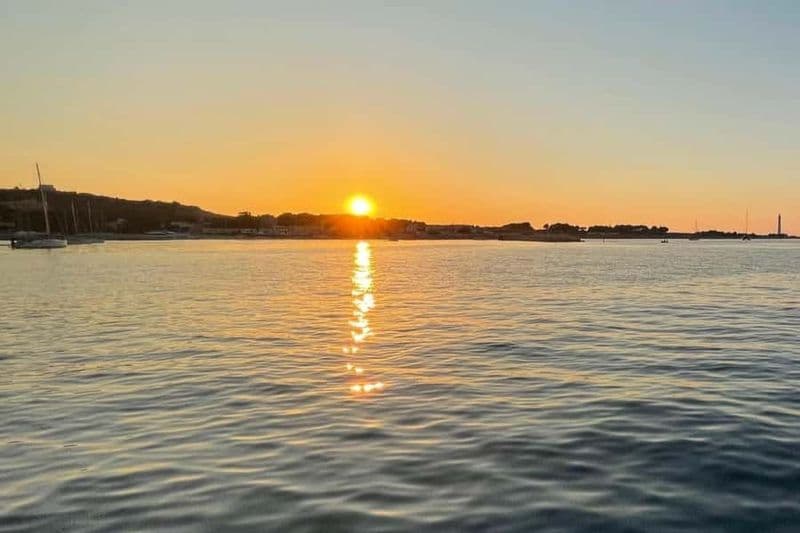 Palerme : Excursion privée en voilier au coucher du soleil + dîner + vin