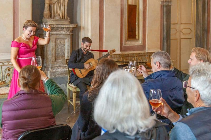 Palazzo Chigi Zondadari : Entrée + Visite guidée + Concert d'opéra