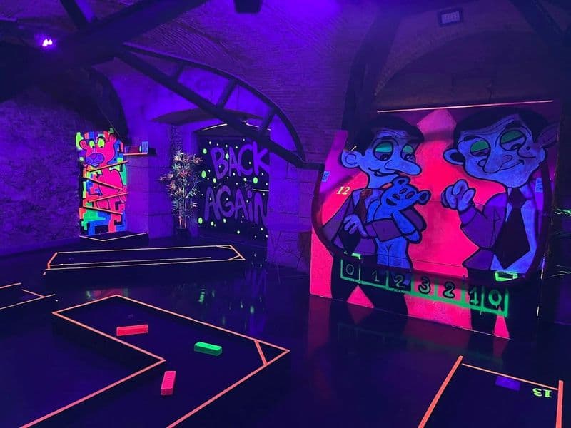 Minigolf Lisbonne : parcours de minigolf 18 trous + accès à l'espace bar