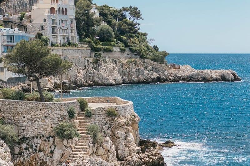 Randonnée ensoleillée de Nice à Villefranche avec refroidissement à la plage