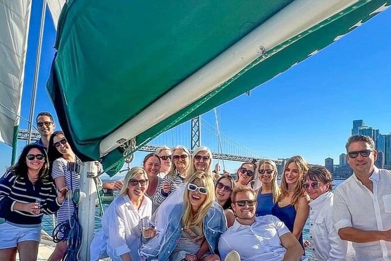 Charte de voile privée : jusqu'à 24 passagers
