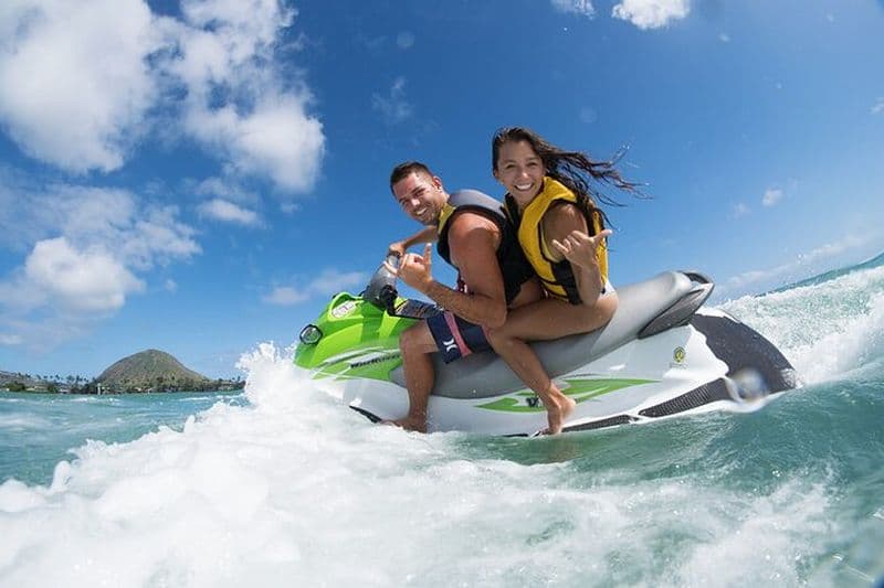 Combo exclusif jet ski et bateau banane sur la baie de Maunalua