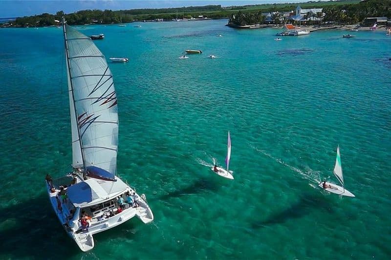 Croisière d'une journée en catamaran à l'île aux Cerfs avec déjeuner barbecue
