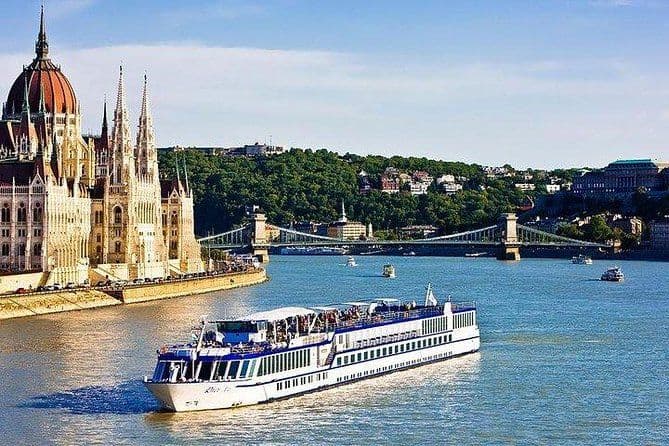 Budapest tout en un: visite privée de la ville de 6 heures et croisière, transfert aéroport privé