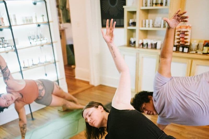 Billet Séance de yoga guidée privée dans une boutique de cannabis