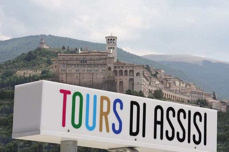 Grand tour d'Assise en Tuk Tuk en italien