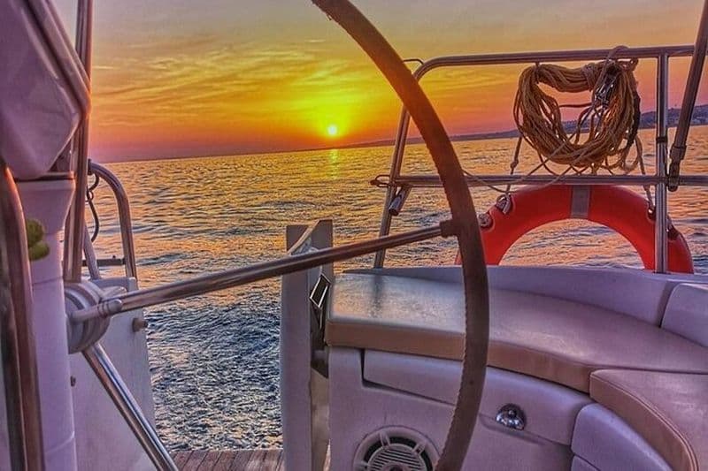 Excursion en voilier au coucher du soleil avec apéritif