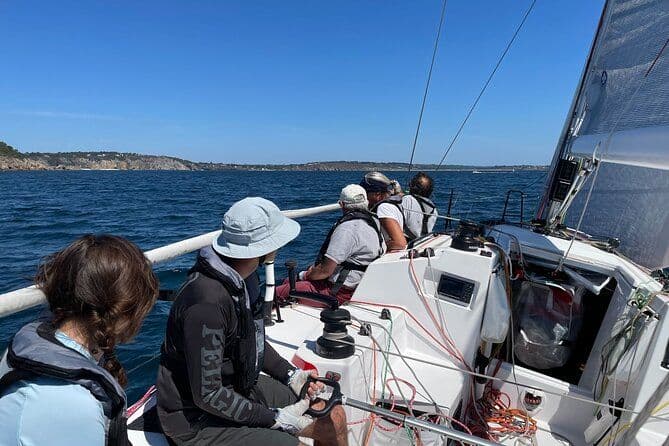 Balade Privée d'une Journée en Mer à la Voile