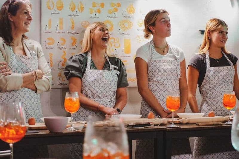 Rome Tipsy Cooking Class : Faire des pâtes et déguster 3 cocktails Spritz
