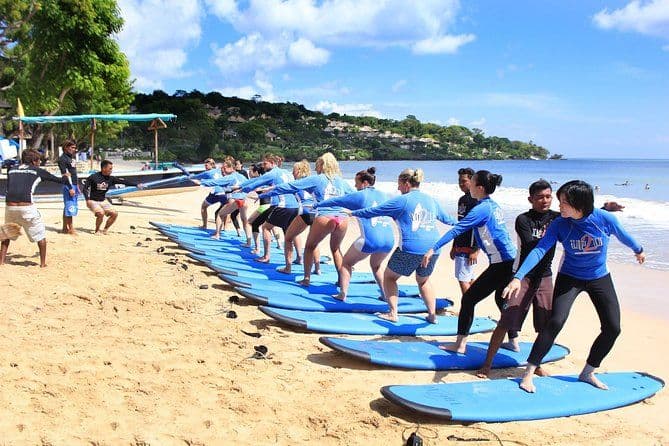 UP2U SURF SCHOOL BALI. Cours de surf pour débutants à Bali
