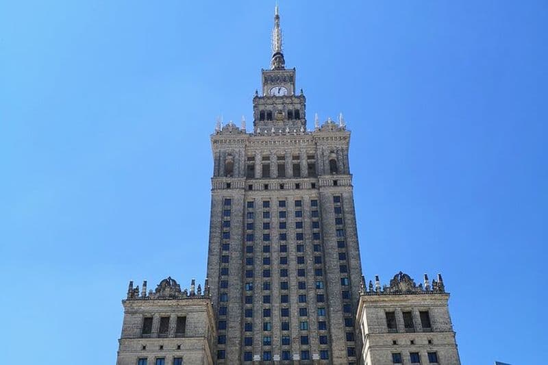 Varsovie en un éclair: Visite privée de l'aéroport Pickup & Drop-off