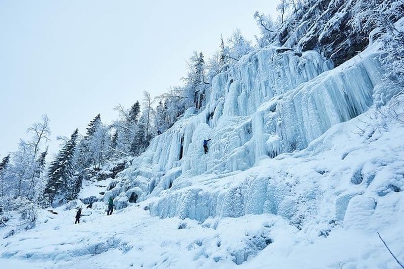 Billet Journée d'escalade sur glace dans le canyon de Korouoma - de Rovaniemi