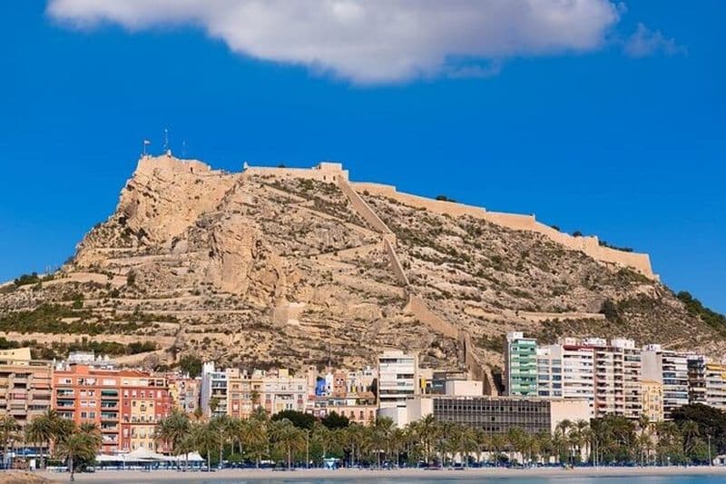 Visite à pied d'Alicante : 12 pierres précieuses cachées avec un Guide local