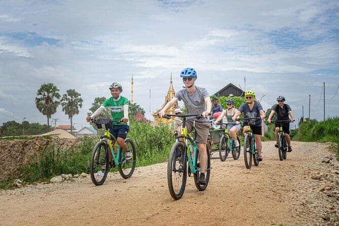Billet Phnom Penh Silk Island Bike Tour / vélo électrique disponible
