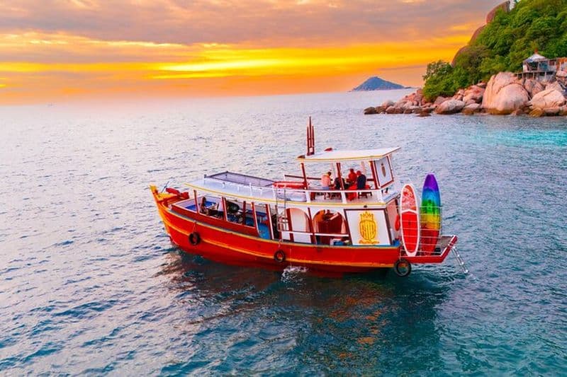 Koh Tao: Excursion d'une journée en apnée magique au coucher du soleil Tao & Nangyuan avec repas