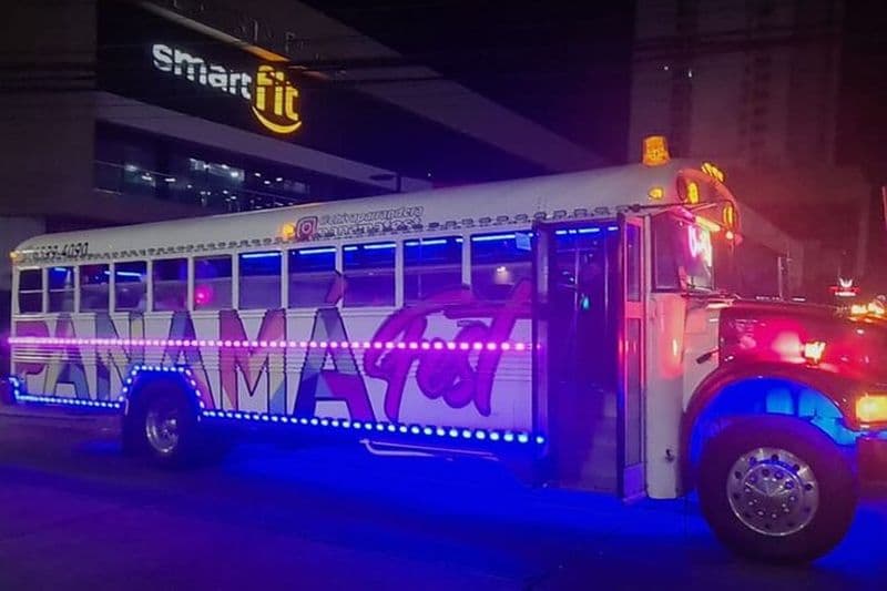 Visite en bus Party on Wheels à travers la ville de Panama