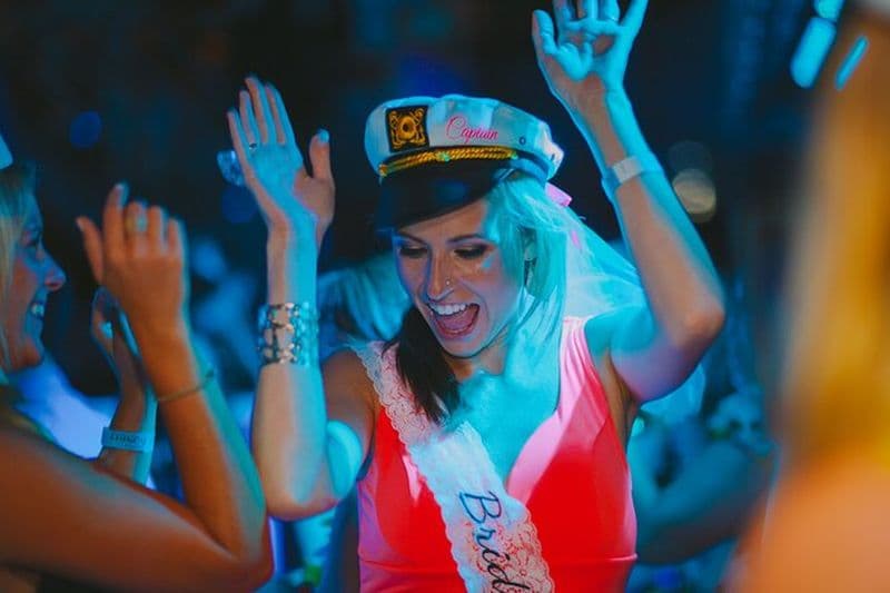 Expérience Boat Party avec DJ & Drinks à York