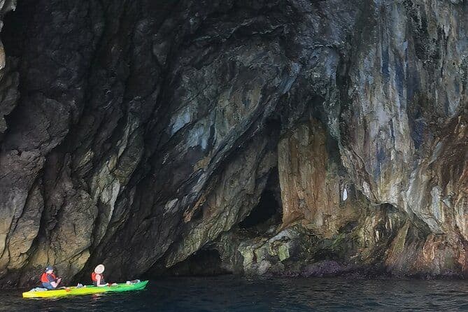 Excursion en kayak et plongée en apnée à Amalfi jusqu'à la grotte de Pandora et LemonSpritz