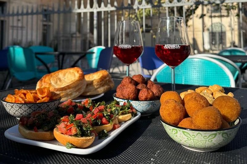 Street Food Lecce : visite guidée à pied avec plats et vins typiques.