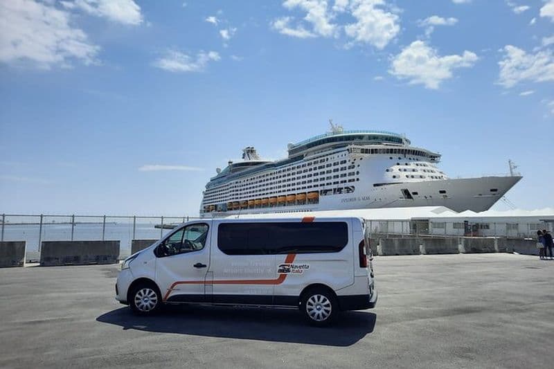 Transfert privé du port de croisière de Bari à l'aéroport international de Bari (BRI)