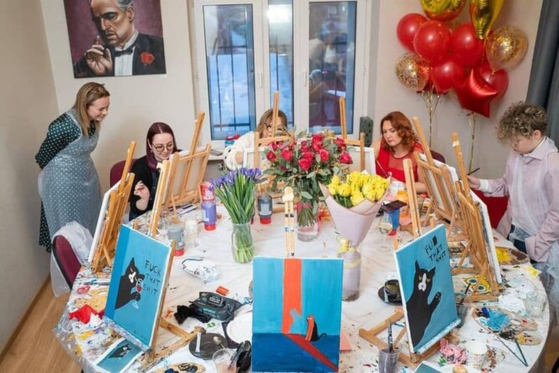 Billet Art et vin Siroter et peindre Party dans un atelier d'art à Riga