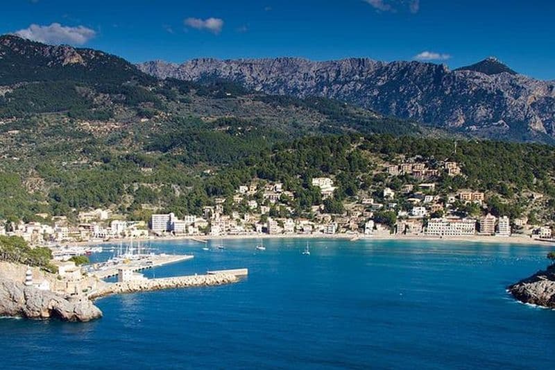 Port de Soller avec train et tramway à Majorque, excursion d'une demi-journée