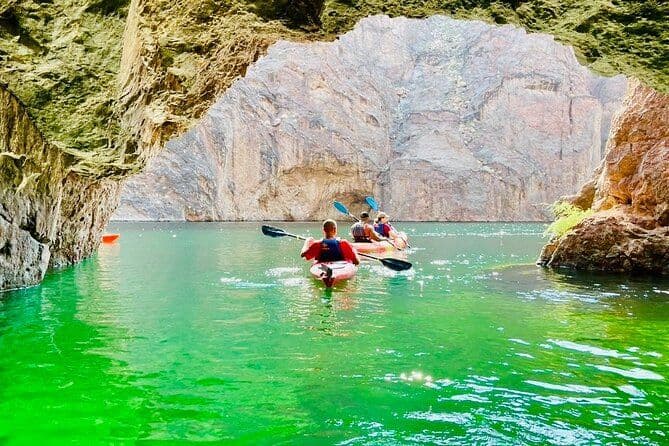 Visite en kayak de la grotte d'émeraude en auto-conduite – pagaie guidée sur la plage de Willow