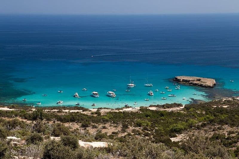 Excursion d'une journée complète en jeep et en bateau sur le surf et le gazon au départ de Limassol