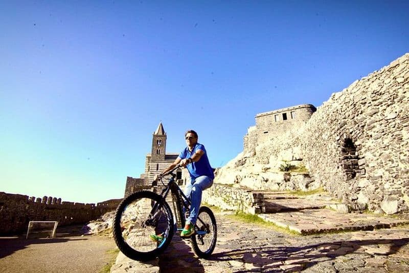 Rouler jusqu'à Portovenere: un tour à vélo électrique à travers le golfe des Poètes