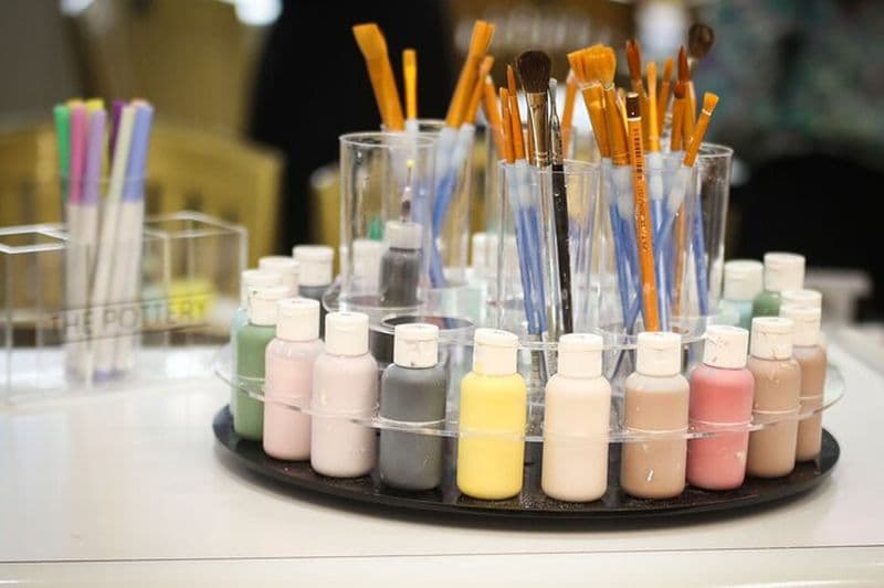 Cours de peinture sur poterie à Manchester